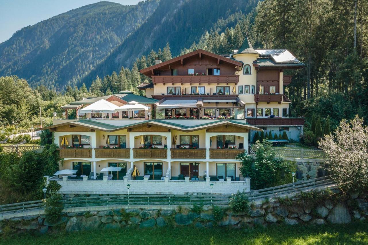 Hotel Landenhof Superior Mayrhofen Exterior photo